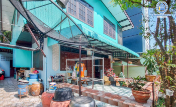 *****บ้านเดี่ยวมือสอง ซอยประชาอุทิศ 9  เนื้อที่กว้างขวางมากถึง 54 ตร.ว. ฟังก์ชัน 3 ห้องนอน 2 ห้องน้ำ ที่จอดรถ 2 คัน บนทำเลเดินทางสะดวก ใกล้รถไฟฟ้าสายสีน้ำเงิน "สถานีสถานีห้วยขวาง" และทางด่วน "กม.9"